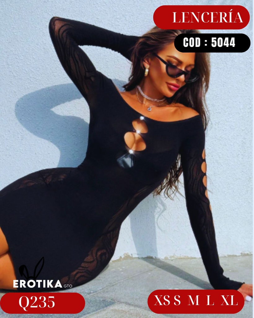 Vestido ajustado negro con perlas